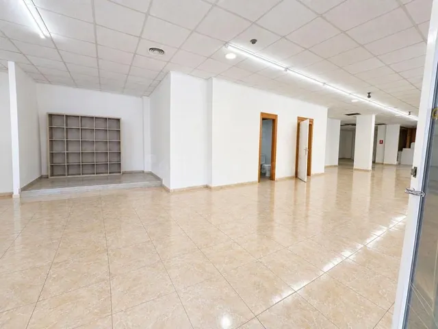 Local comercial 496m² en venta - Playa del Cura — 2