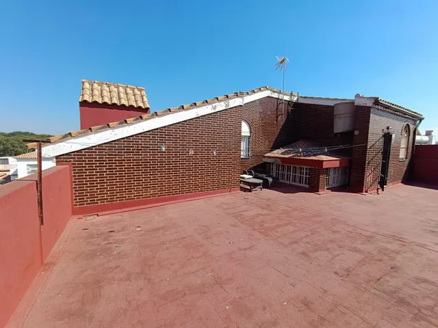 CASA GRANDE DE 2 PLANTAS CHICLANA — 24