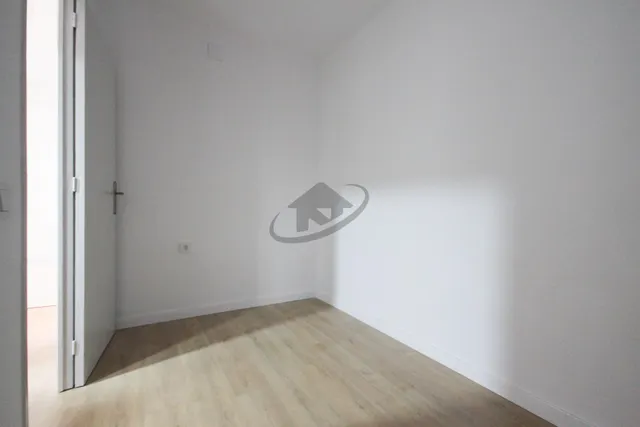 AMPLIA Y LUMINOSA VIVIENDA REFORMADA INTEGRAL CON BALCÓN Y ASCENSOR EN CERDANYOLA — 25