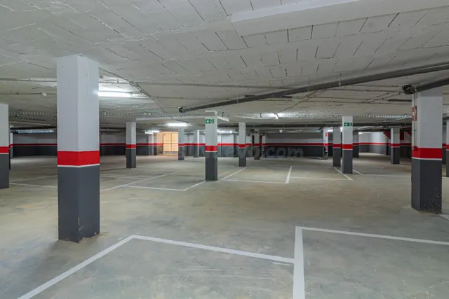 PLAZAS DE APARCAMIENTO EN EDIFICIO DE OBRA NUEVA EN OROPESA 