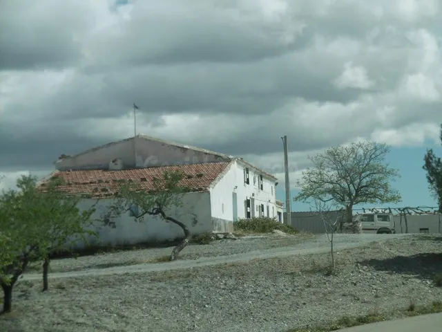 VIVIENDA UNIFAMILIAR OCUPADA POR PERSONA SIN JUSTO TÍTULO (A - foto 5