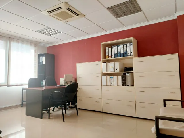 OFICINA -AV. LA RÀPITA- — 9