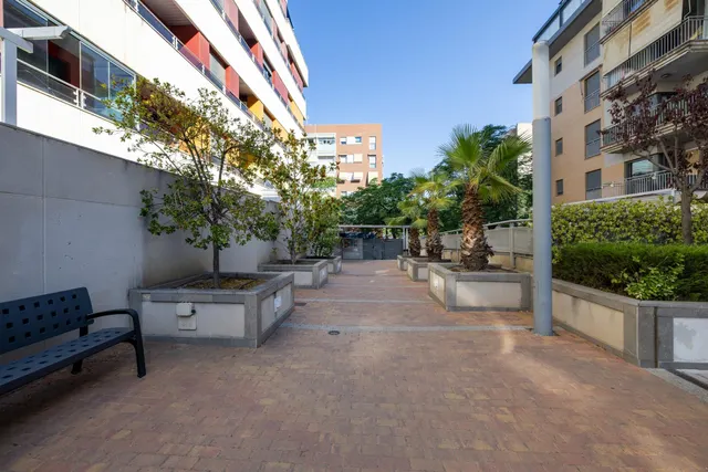 Apartamento tipo loft con garaje incluido y piscina en zona Parque Lagos — 37