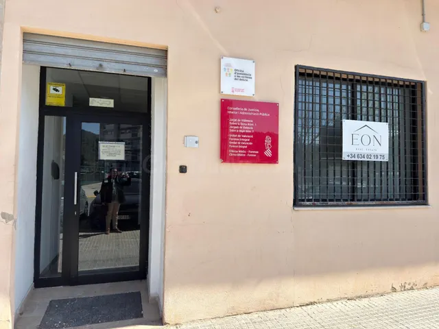 VENTA DOS LOCALES EN UNO CON DOBLE ACCESO - foto 3