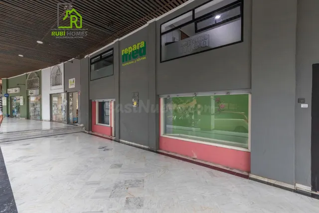 Local comercial en venta en calle agustina de aragón — 2