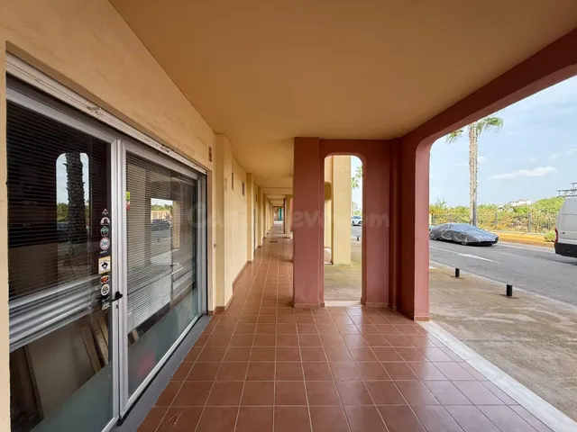 Se vende Bajo Comercial en Polaris WORL. Torre Pacheco. Regi