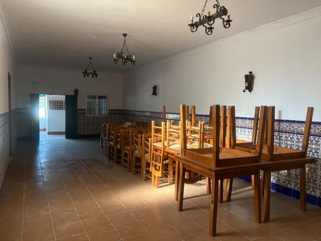 LOCAL COMERCIAL EN ALCORNOCALEJOS — 16