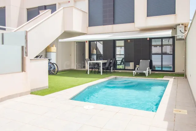 BUNGALOW DE 2 DORMITORIOS Y 2 BAÑOS EN SAN PEDRO DEL PINATAR (LO PAGAN) — 11