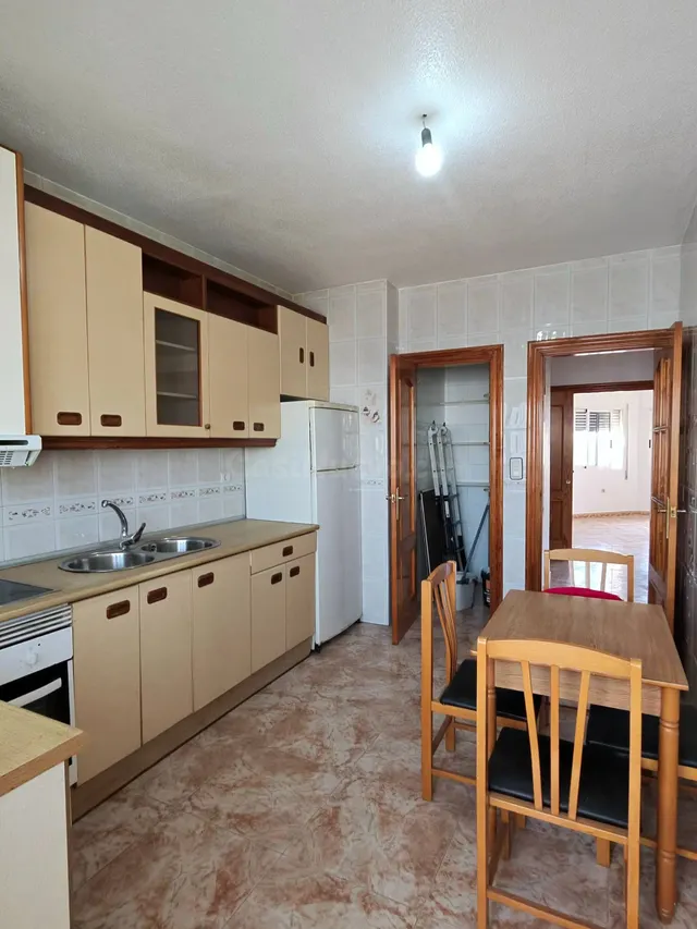 Piso de 3 dormitorios con garaje, terraza y ascensor en San Javier — 3