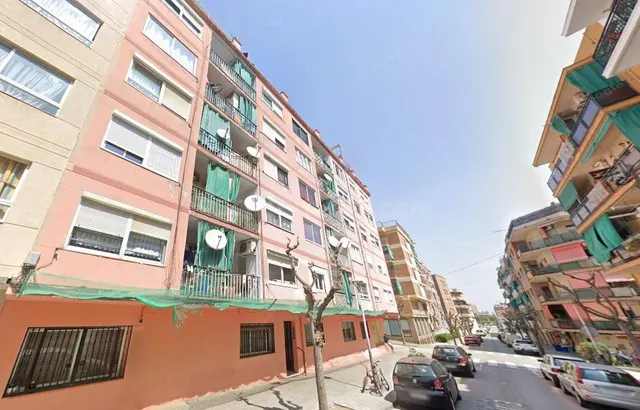 MARAVILLOSO PISO OKUPA en Calle Nuria 15 de PremiÑ  de Mar ( - foto 3
