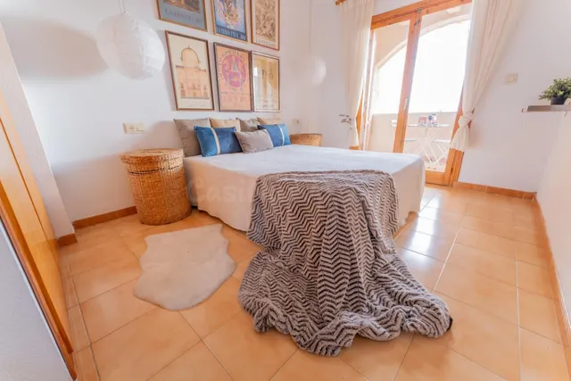 Exclusiva vivienda con terraza y vistas al mar - foto 5