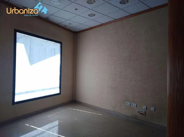 Oportunidad de Inversión: Local Comercial en Badajoz — 5