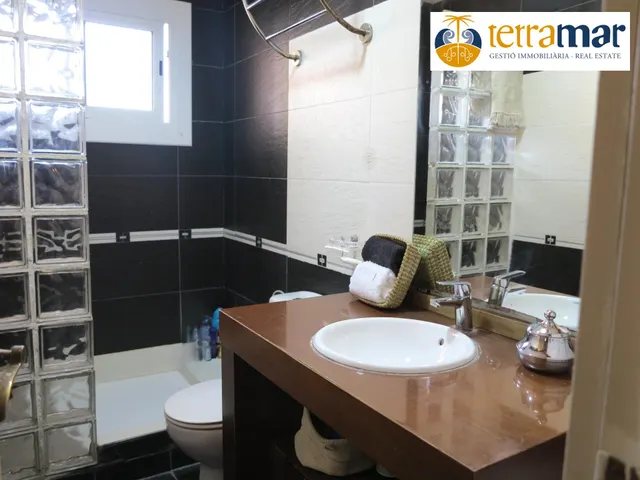 PISO EN VENTA AVDA. CORNELLÁ - ESPACIO Y COMODIDAD A TU ALCANCE — 26
