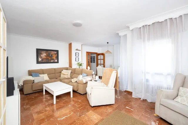 Piso y cochera en venta junto Acera de Darro. — 12