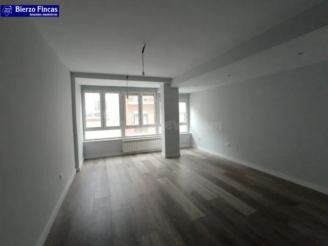 SE VENDE PISO EN EL CENTRO DE ASTORGA - foto 2