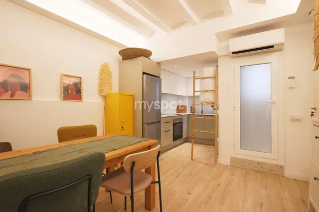 Elegante apartamento reformado de 1 dormitorio en el Raval — 16