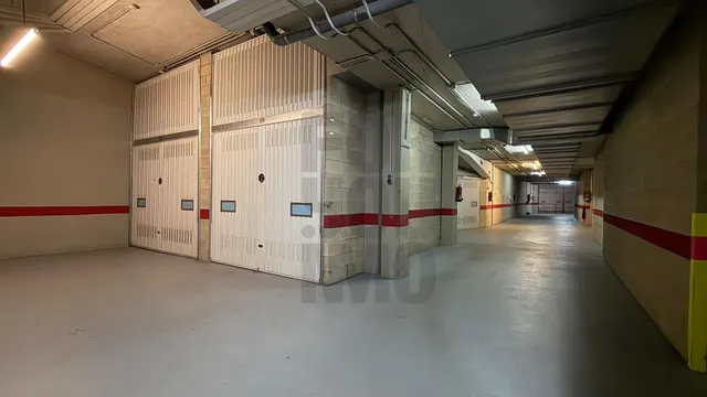 Plaza de Garaje en San Sebastián - (Trastero Opcional) — 11