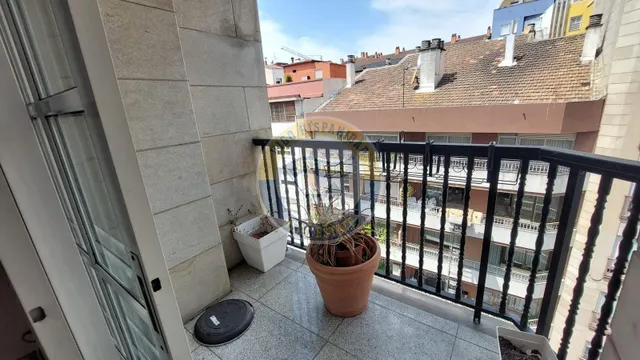 PISAZO DE LUJO CON GARAJE EN ROSALÍA DE CASTRO – VIGO — 36