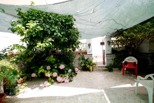 Gran casa en el centro de Montijo - foto 4