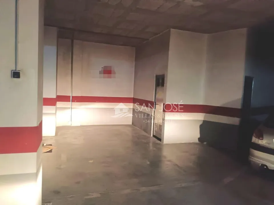 VENTA DE AMPLIA PLAZA DE GARAJE Y GRAN TRASTERO EN ASPE, ZONA VISTAHERMOSA