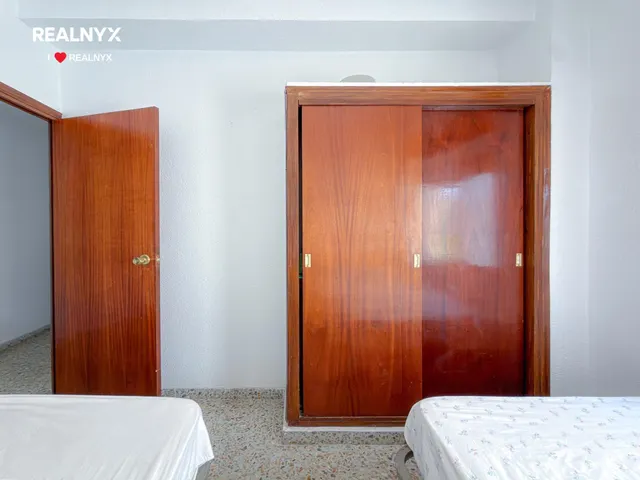 GRAN ÁTICO EN TORREVIEJA: 4 HAB, 1 BAÑO — 22