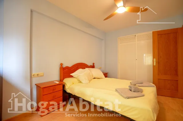 REFORMADO Y LUMINOSO CON BALCÓN Y ASCENSOR CERCA DE LA PLAYA — 13