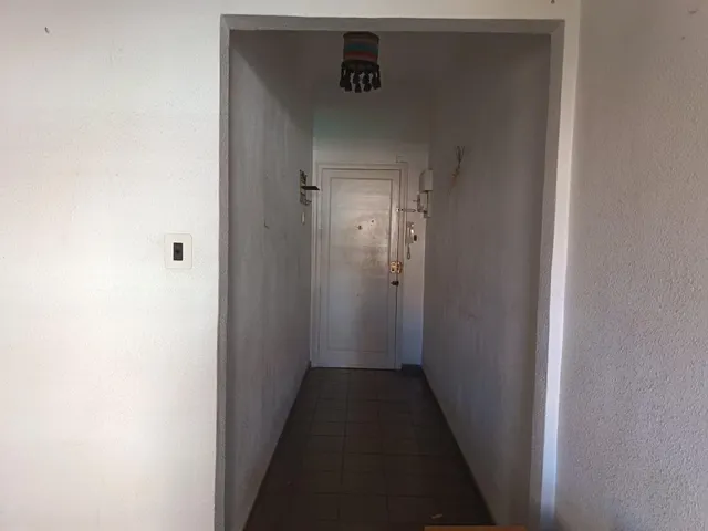 SE VENDE PISO EN MUY BUENA ZONA, A 5 MINUTOS DE LA PLAYA, CON TODOS LOS SERVICIOS A MANO — 9