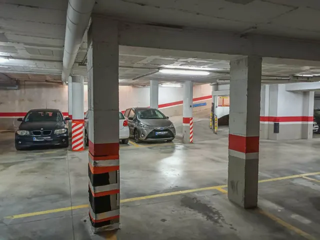 Plaza de parking en venta para coche pequeño, motocicletas o remolque - ECONOMICO — 14