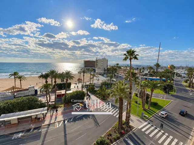APARTAMENTO DE DISEÑO CON VISTAS AL MAR Y AL CASTILLO PLAYA  - foto 3