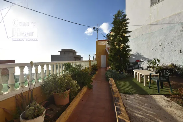 Casa con terreno en venta en Chio Guia de Isora — 41