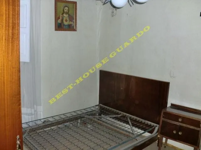 CASA COCHERA Y CHOCO PARA REFORMAR LAS HERAS — 3