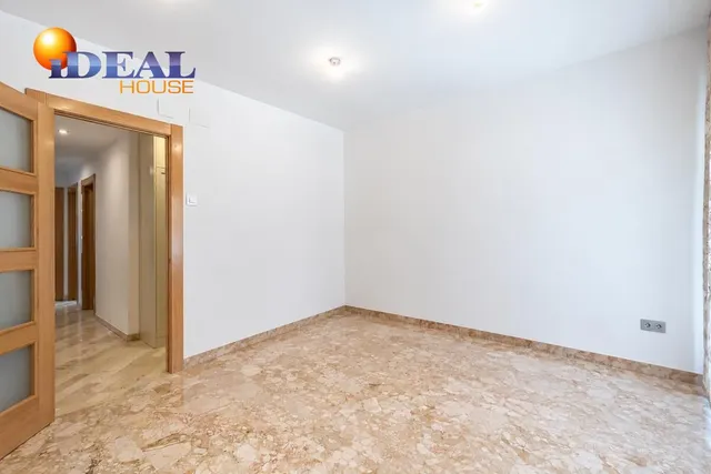 Magnífico piso con plaza de garaje junto a Catedral. — 8