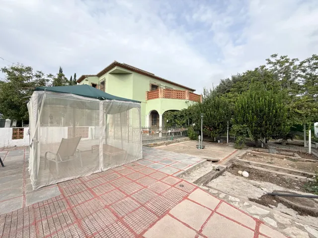 Chalet en Beniarjó con casa de invitados, piscina, jardines y vistas despejadas de 360° — 10