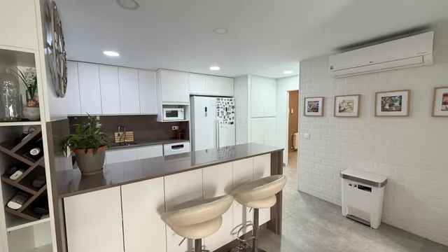 Espectacular vivienda de 195 m2 con 4 dormitorios en pleno bulevar gran capitán — 11