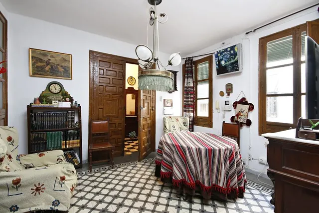 Calle Arriola junto San Juan de Dios — 40