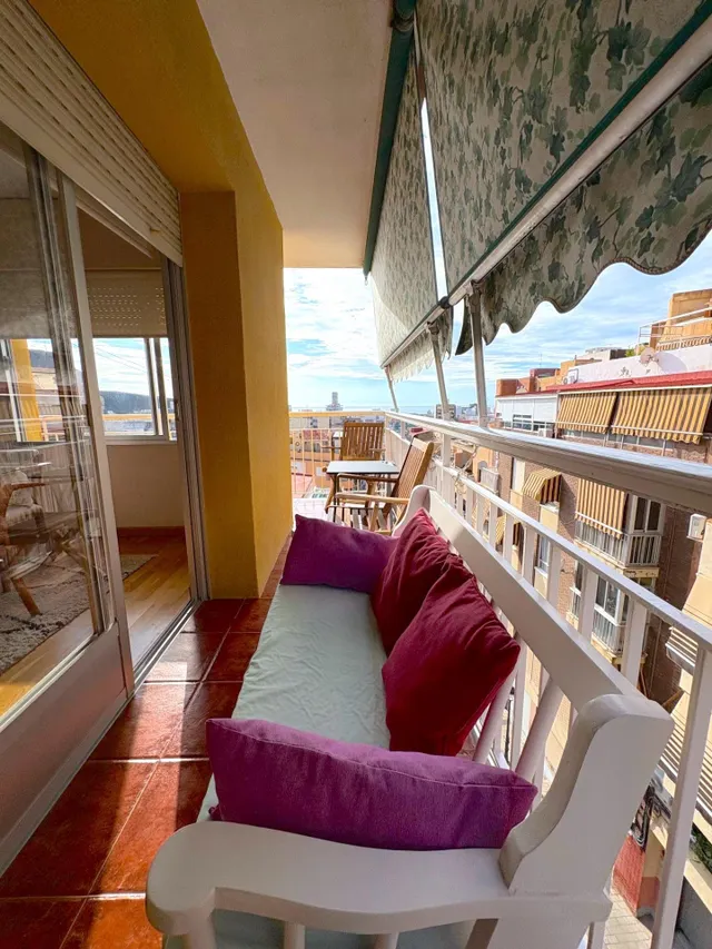 Gran piso en esquina y reformado en la ronda del castillo — 12