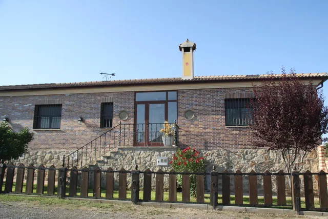 Casa de alquiler con jardin en torredondo — 17