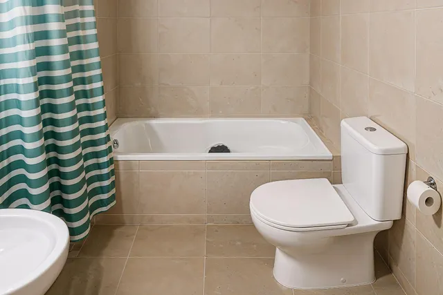APARTAMENTO ESQUINERO CON TERRAZA Y GARAJE EN COMPLEJO RESIDENCIAL CON PISCINA Y ZONAS COMUNITARIAS — 18
