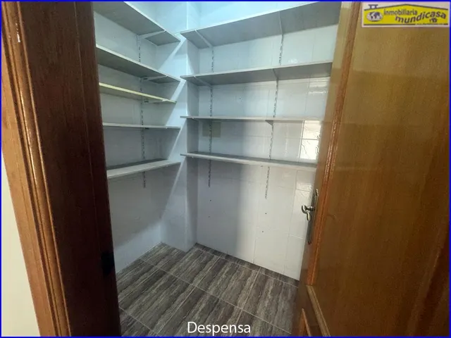 Amplia Casa en el Centro de Santomera - Oportunidad Única por €320,000 — 7