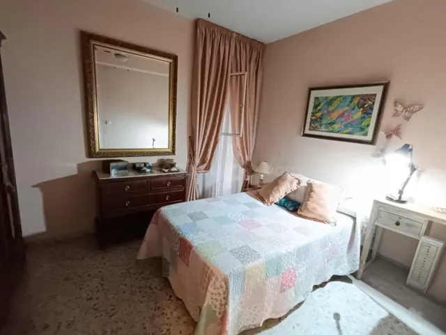 D. piso exterior, primera planta, junto a la ribera de Córdoba — 26