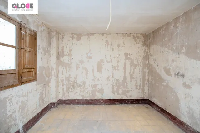 A LA VENTA EDIFICIO EN PLAZA BIB-RAMBLA — 38