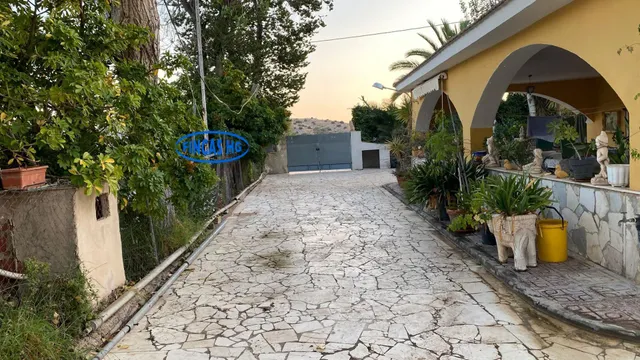 Típica casa tradicional de campo situada sobre terreno URBANO!  de 3900m2 — 11