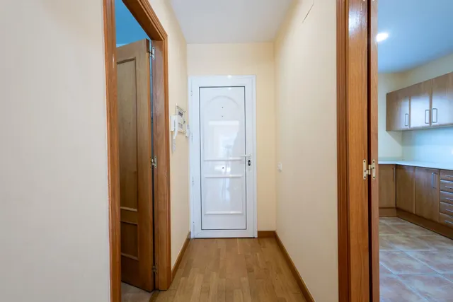 EN EXCLUSIVA CASA ADOSADA CON TERRAZAS Y MUCHO ESPACIO EN SANTA SUSANNA — 27