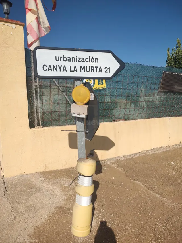 Gran parcela de 11.047 m2 con zona urbanizable y rústica en  - foto 2