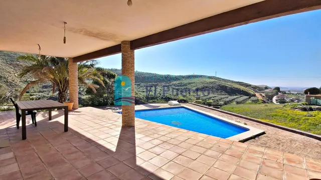 CHALET INDEPENDIENTE CON PISCINA Y VISTAS DESPEJADAS EN ENTO - foto 4
