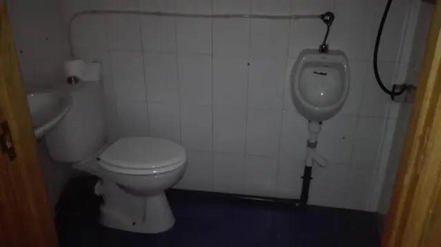 LOCAL COMERCIAL ACONDICIONADO CON BAÑO - foto 4