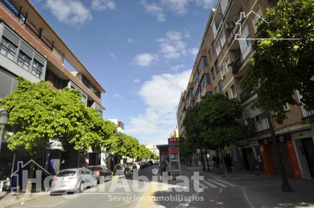 Luminoso, bonito y reformado con ascensor, sobre la av burjasot — 38