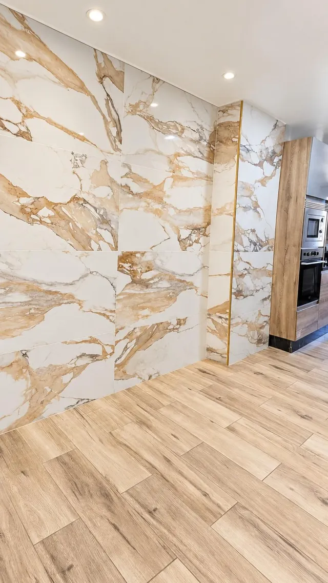Vivienda amplia de 3 dormitorios, 2 baños en el corazón de Torremolinos — 11