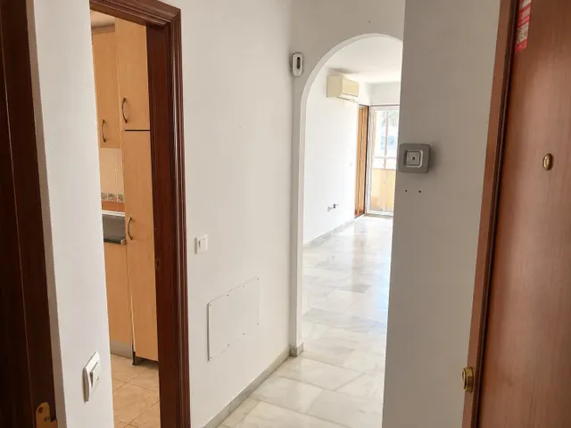 Piso en primera linea de playa en Torremolinos — 6