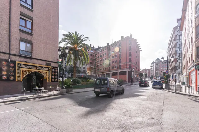 Alquiler piso en Saturnino Fresno — 28